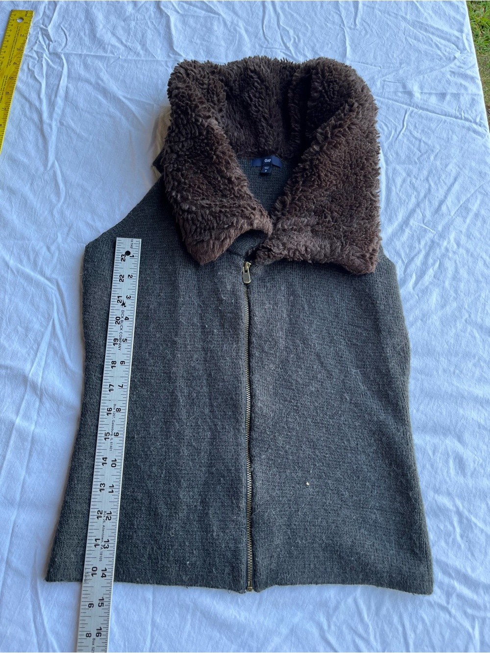 Gab vest with faux fur size medium women